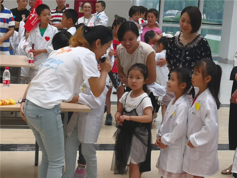 六一儿童节活动“小小尊龙凯时人”3